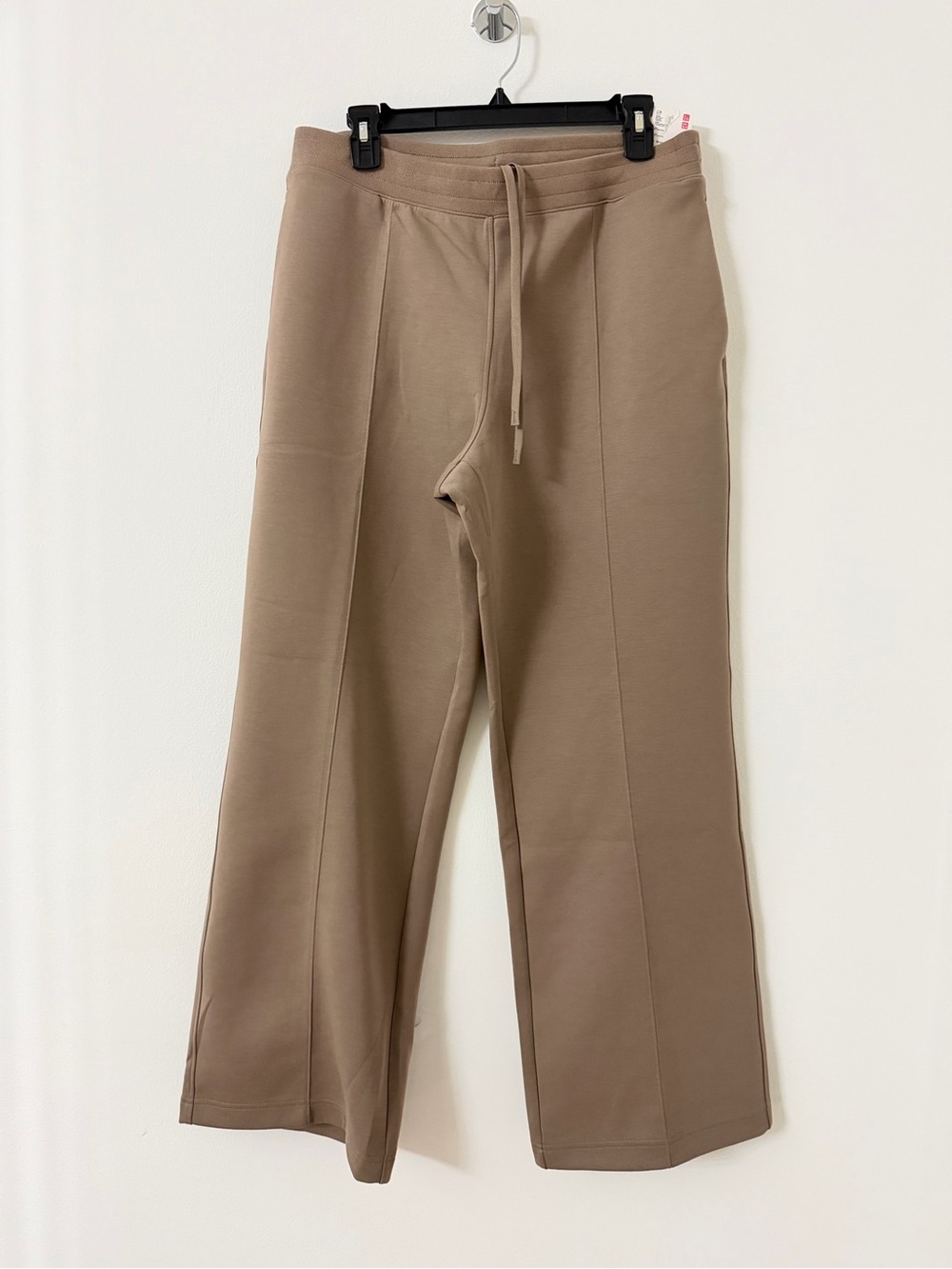 Uniqlo Men's Wide-Leg Drawstring Sweatpants in Taupe